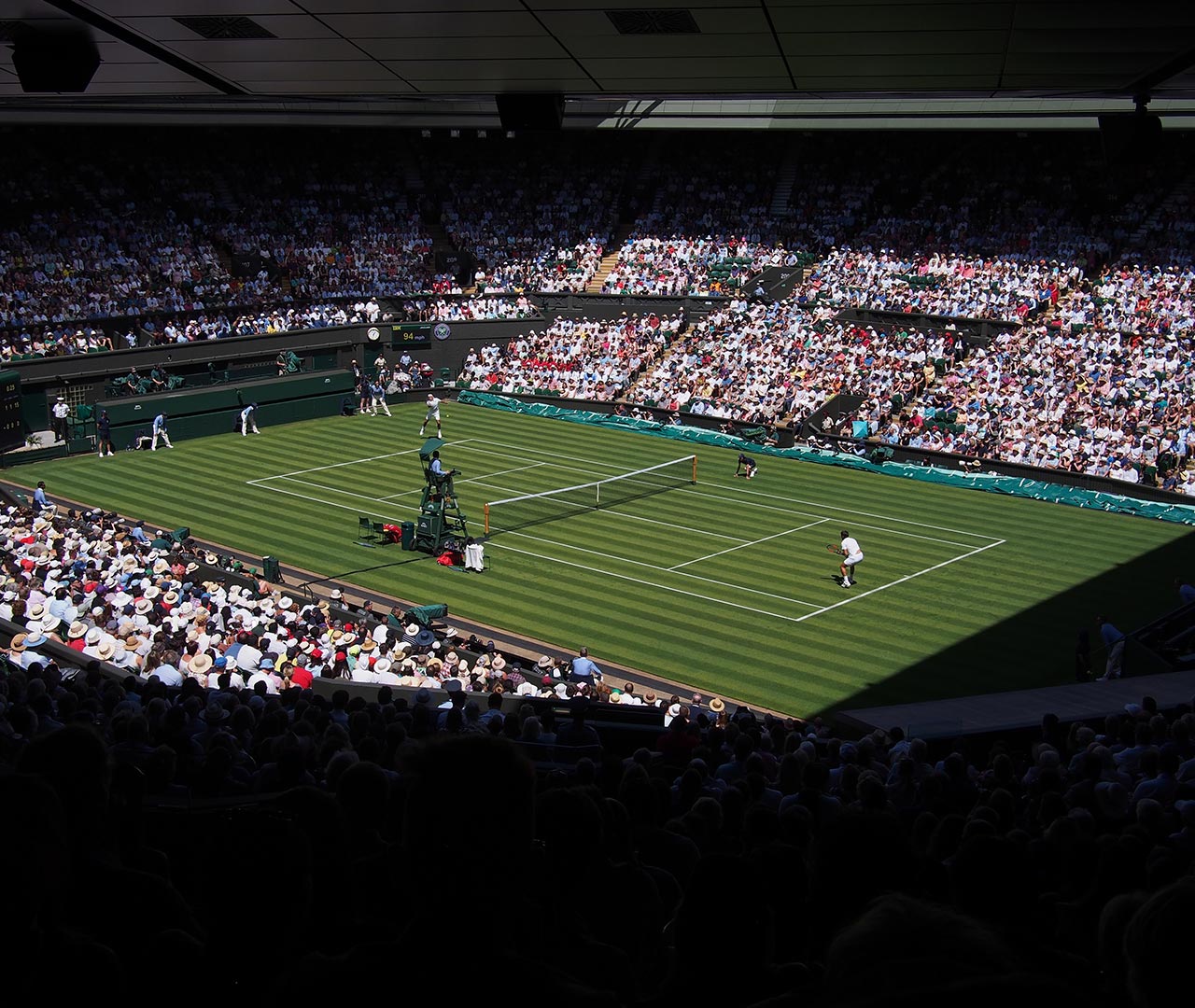 evian Success Story During Wimbledon Using Amobee's Brand Intelligence Data War Room